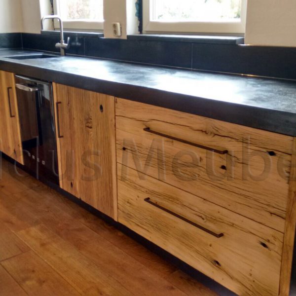 maatwerk-keuken-oud-eiken-en-beton