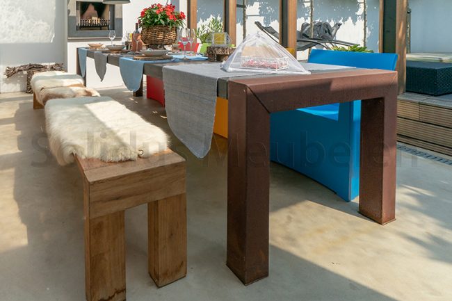 Solidus_tafel_cortenstaal_beton
