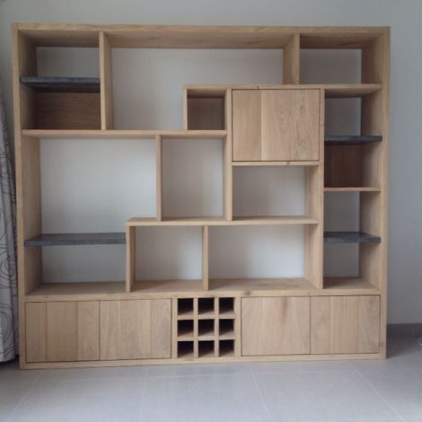 eikenhouten-kast-met-betonnen-schappen