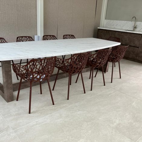 Tuinkamer keuken met tafel in dezelfde stijl